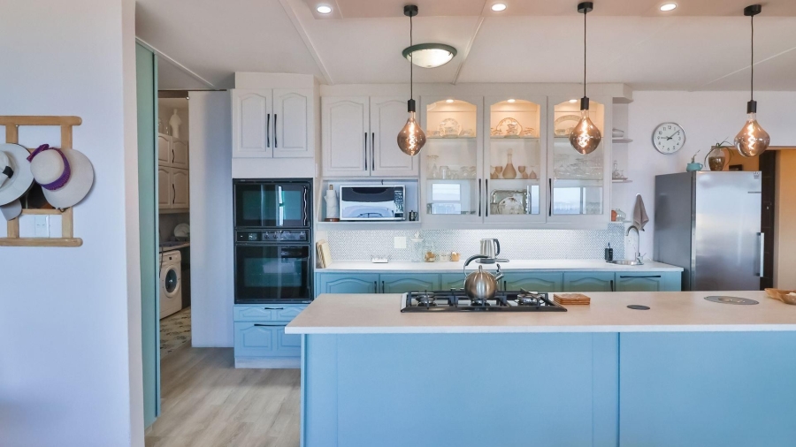 5 Bedroom Property for Sale in De Kelders Western Cape